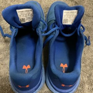 Under armour boys shoes size 7